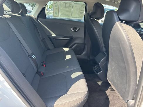 Used 2025 Kia K4 FWD image 43