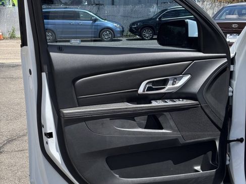 Used 2017 GMC Terrain SLE FWD image 11
