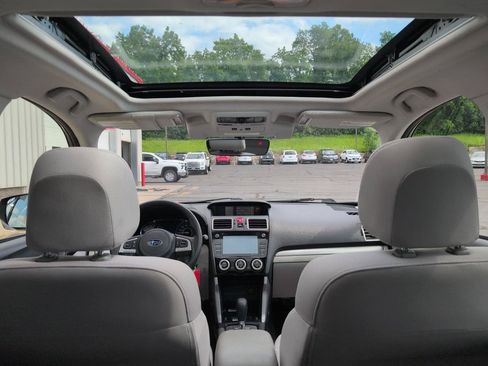 Used 2017 Subaru Forester 2.5i Premium AWD/4WD image 14