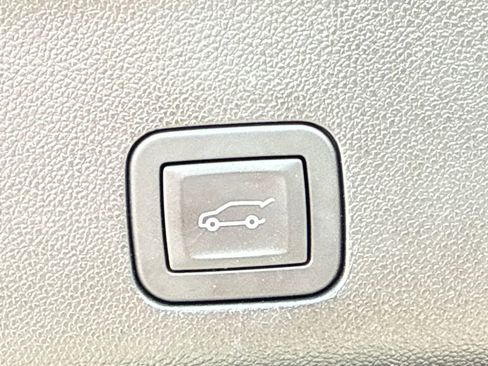 Certified 2025 Chevrolet Tahoe LT image 19