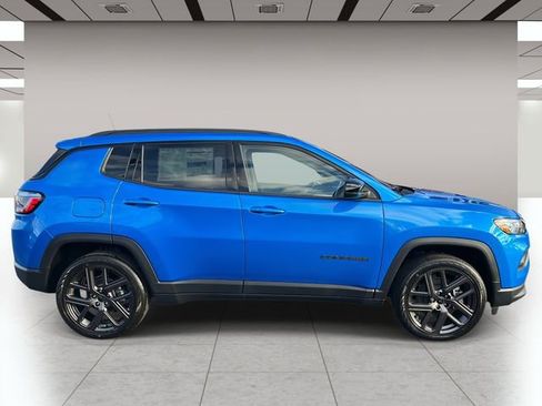 New 2026 Jeep Compass Latitude image 2