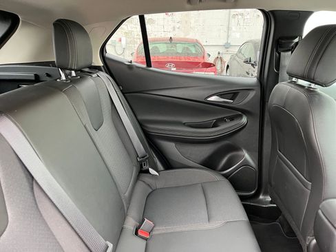 Used 2025 Buick Encore GX Preferred AWD/4WD image 36
