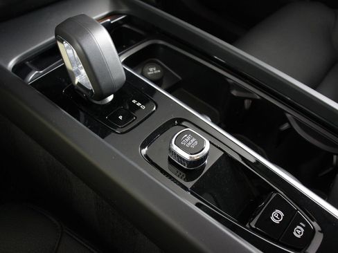 Certified 2023 Volvo XC60 T8 Plus AWD/4WD image 15