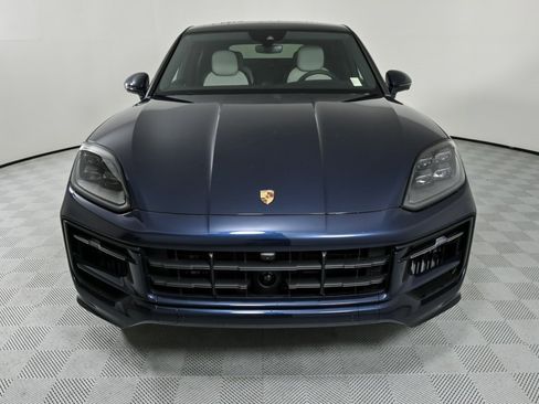 New 2025 Porsche Cayenne Coupe image 36