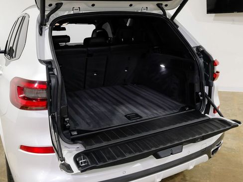 Used 2019 BMW X5 xDrive40i w/ M Sport Package image 51