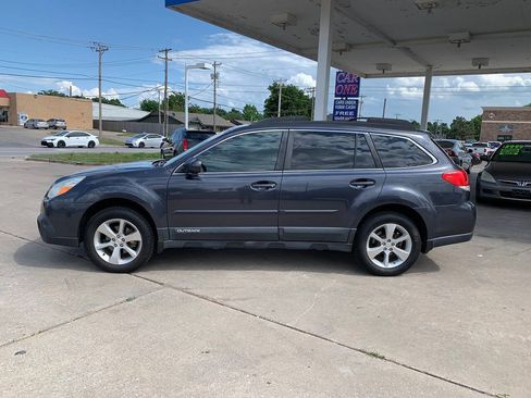 Used 2013 Subaru Outback 2.5i Limited AWD/4WD image 4