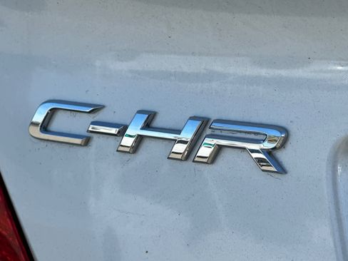 Used 2020 Toyota C-HR LE image 21