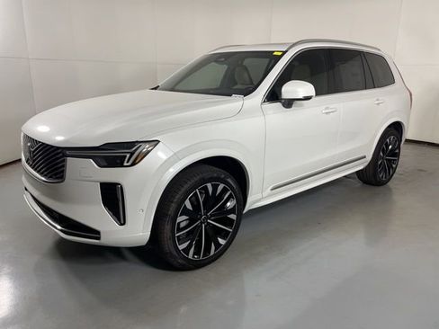 New 2026 Volvo XC90 B5 Plus w/ Protection Package AWD/4WD image 4