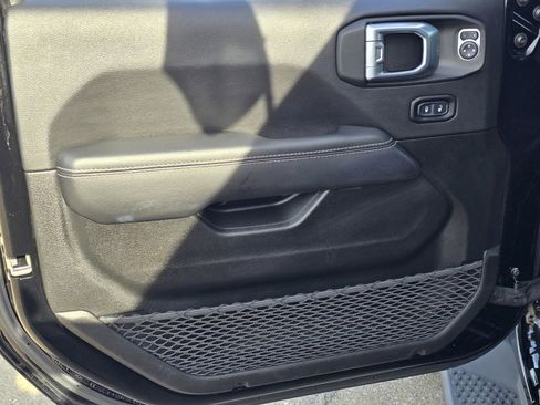 Used 2022 Jeep Wrangler Unlimited Sahara 4xe image 14