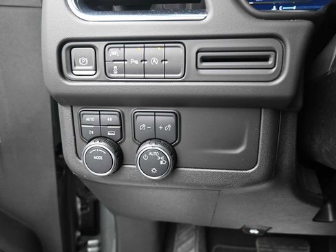 Used 2023 Chevrolet Tahoe LT AWD/4WD image 10