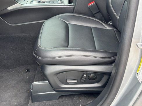 Used 2024 Ford Explorer Limited w/ Equipment Group 301A AWD/4WD image 18