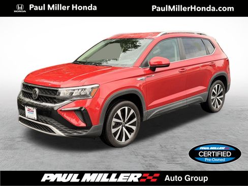 Used 2022 Volkswagen Taos SE AWD/4WD image 1