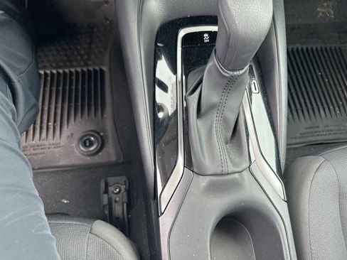 Used 2024 Toyota Corolla LE FWD image 13