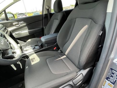 Certified 2025 Kia Sportage LX FWD image 10