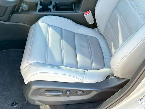Used 2019 Honda CR-V Touring image 19
