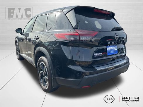 Used 2025 Nissan Rogue SV image 4