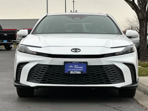 Used 2025 Toyota Camry SE image 10