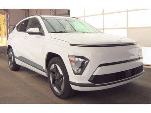 Used 2024 Hyundai Kona SEL FWD image 2