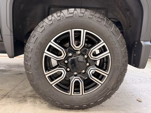 Used 2021 GMC Sierra 3500 Denali w/ Denali Black Diamond Edition image 16