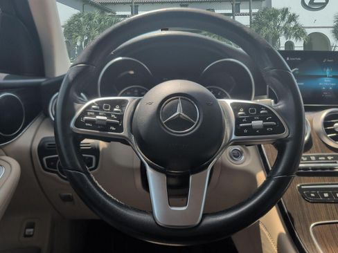 Used 2020 Mercedes-Benz GLC 300 image 13
