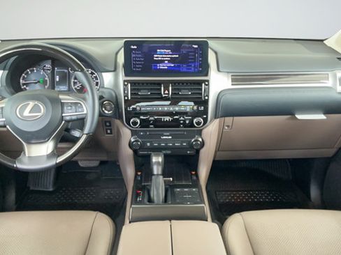 Used 2023 Lexus GX 460 Luxury AWD/4WD image 9