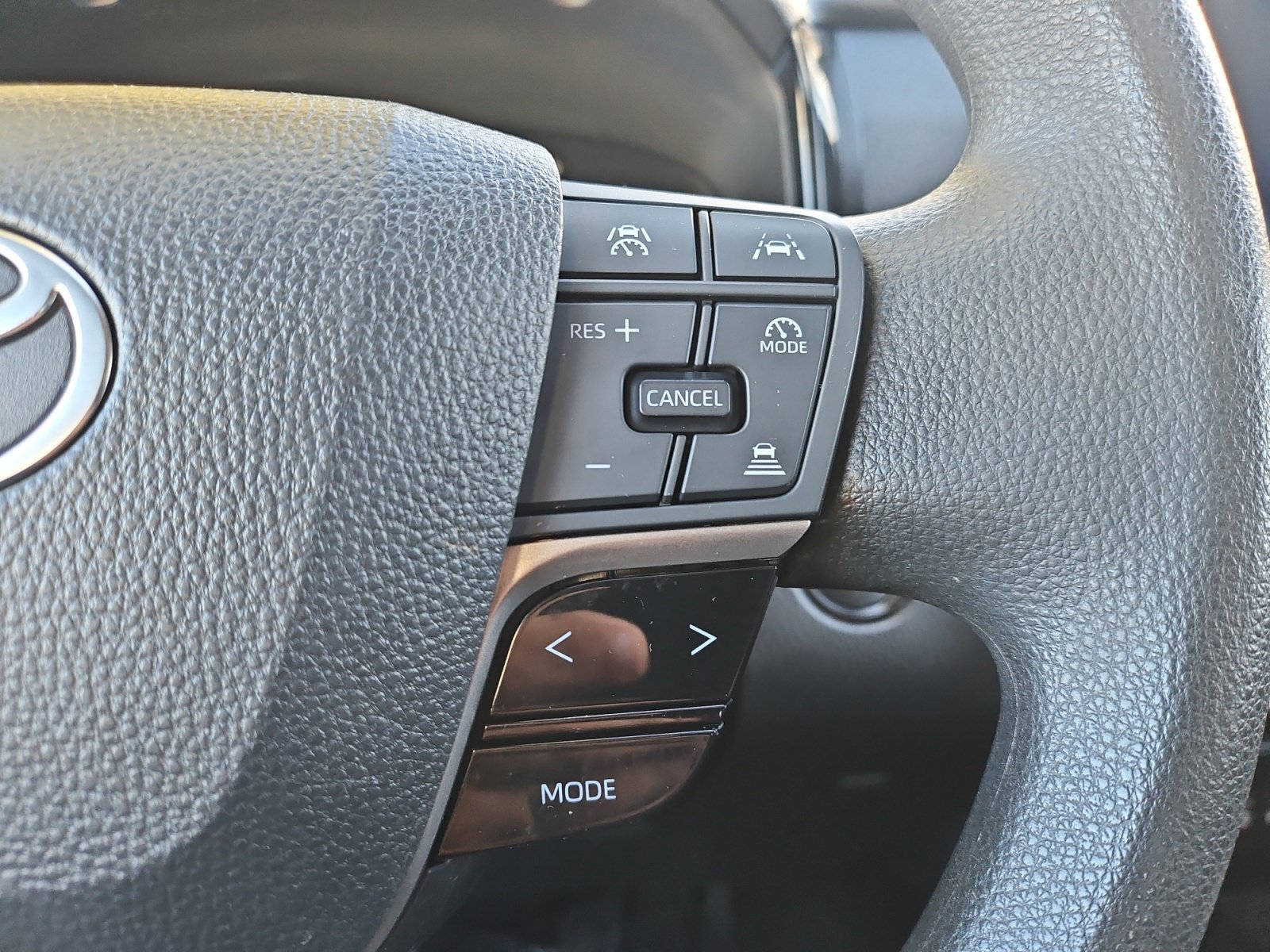 Used 2025 Toyota Camry LE FWD image 25
