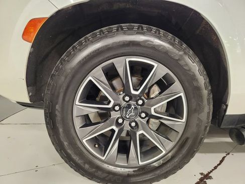 Used 2021 Chevrolet Tahoe Z71 w/ Luxury Package AWD/4WD image 8