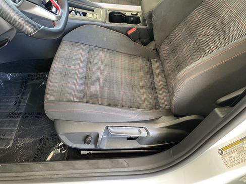 Certified 2022 Volkswagen GTI SE FWD image 34