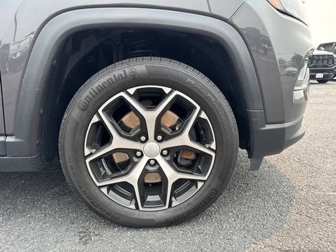 Used 2024 Jeep Compass Limited AWD/4WD image 3