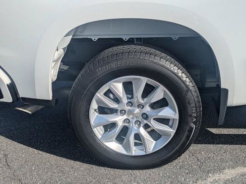 Certified 2025 Chevrolet Silverado 1500 Custom AWD/4WD image 11