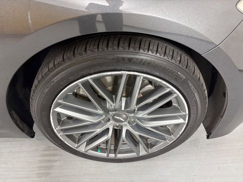 Used 2019 Genesis G70 2.0T Advanced w/ Elite Package image 11