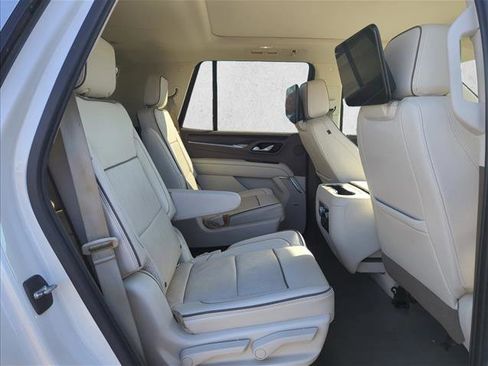 Used 2021 GMC Yukon Denali w/ LPO, Illumination Package image 16