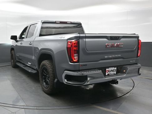 Used 2023 GMC Sierra 1500 SLE AWD/4WD image 9