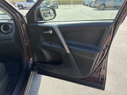 Used 2017 Toyota RAV4 XLE image 15