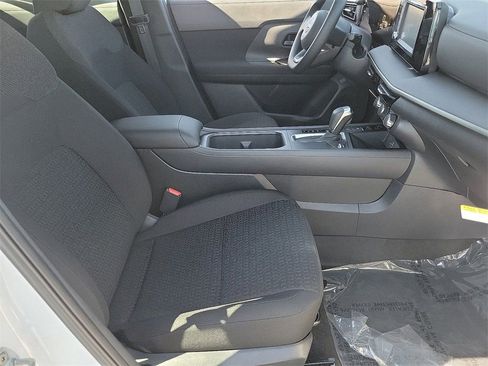 New 2025 Nissan Kicks S image 11