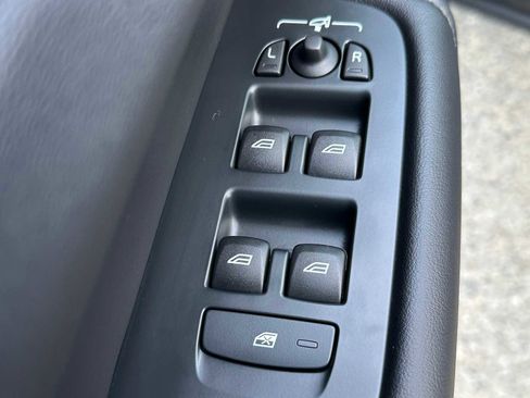 Used 2025 Volvo XC60 B5 Core w/ Protection Package Premier image 21