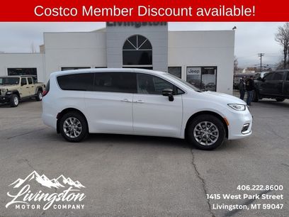 New 2026 Chrysler Pacifica Limited