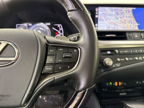 Used 2021 Lexus ES 300h w/ Premium Package image 13