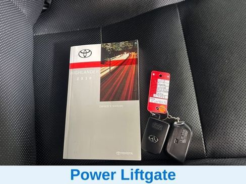 Used 2018 Toyota Highlander Limited image 18