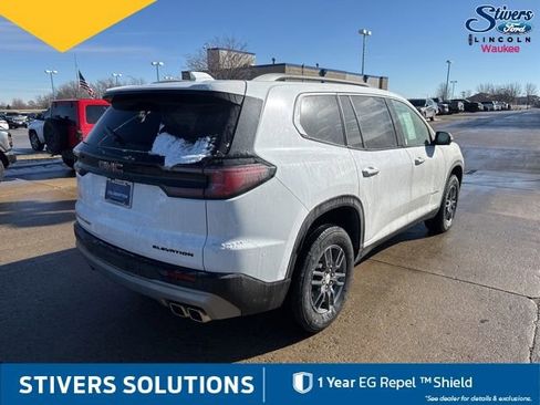 Used 2025 GMC Acadia Elevation image 4