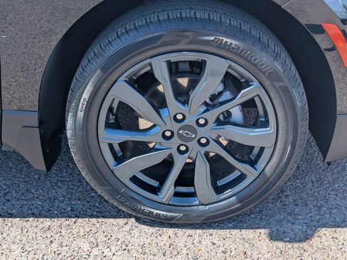 Used 2023 Chevrolet Equinox RS w/ LPO, Floor Liner Package image 9