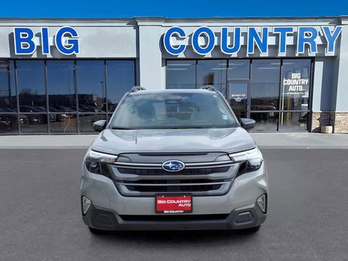 Used 2025 Subaru Forester Premium AWD/4WD image 8