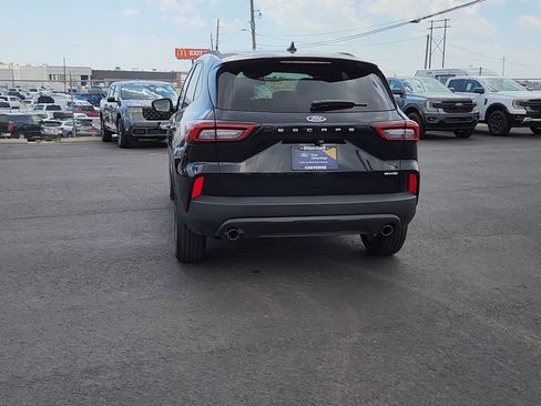 Certified 2025 Ford Escape ST-Line Select AWD/4WD image 4