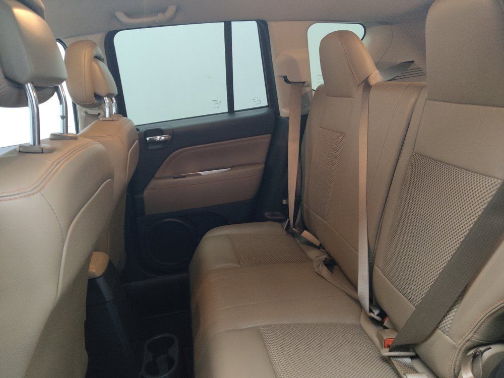 Used 2015 Jeep Compass Latitude FWD image 18