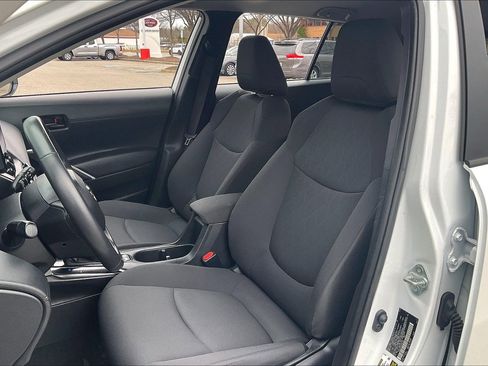 Used 2024 Toyota Corolla Cross LE image 29
