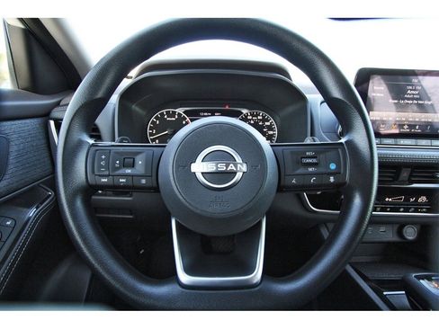 Used 2023 Nissan Rogue SV image 14