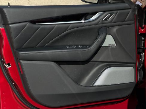 Used 2020 Maserati Levante S GranSport image 11