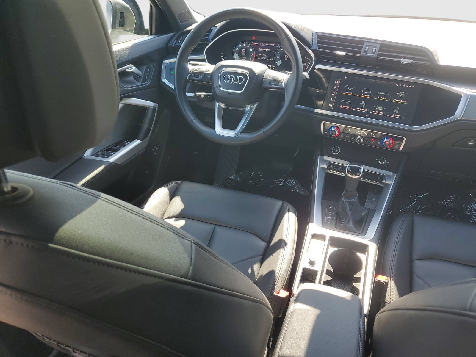 Used 2025 Audi Q3 2.0T Premium w/ Convenience Plus Package AWD/4WD image 11