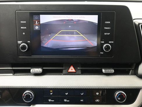 Used 2024 Kia Sportage LX image 12