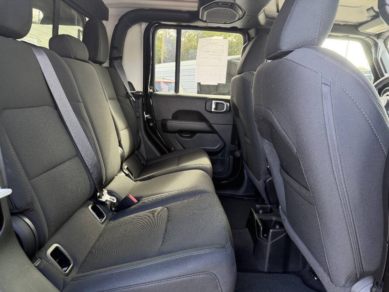 Used 2021 Jeep Gladiator Overland AWD/4WD image 11